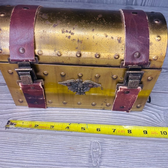 Vintage Capt David Babcock Clipper Ship Young America chest ( came off a lamp ) - Picture 6 of 9